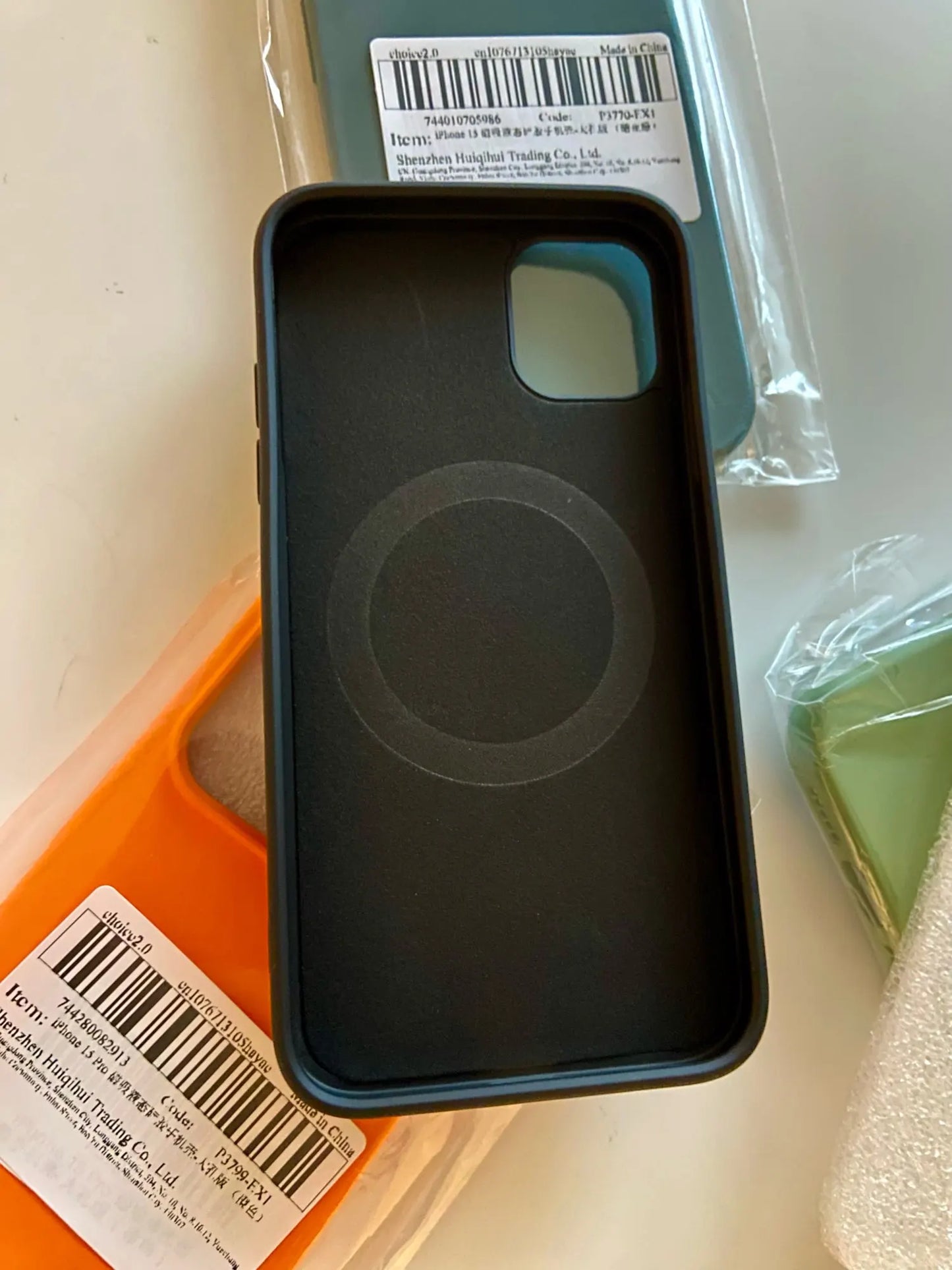 Magnetische flüssige Silikonhüllen für Telefone